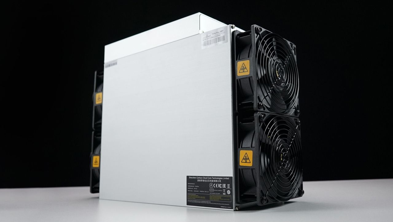 Оборудование для майнинга биткоина - Antminer S21 XP